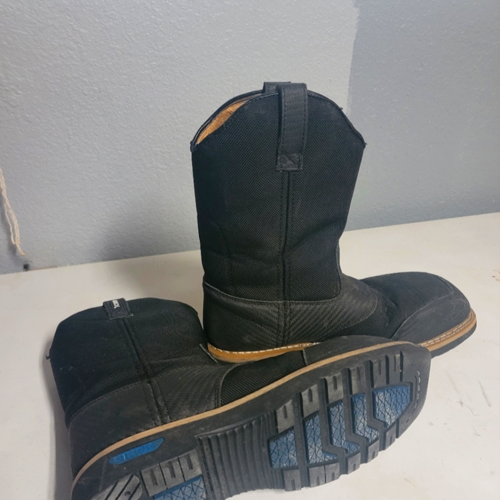 Mens boots